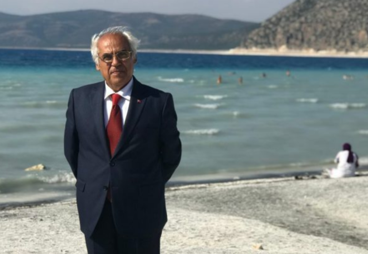 CHP&rsquo;li Belediye Başkanı M&uuml;mtaz Şenel ve eşine silahlı saldırı