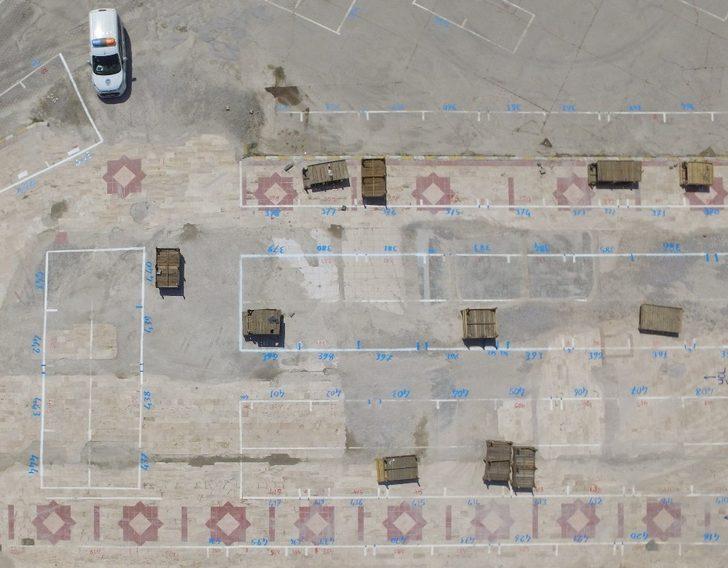 Efeler pazarlarında sosyal mesafe düzenlemesi G1