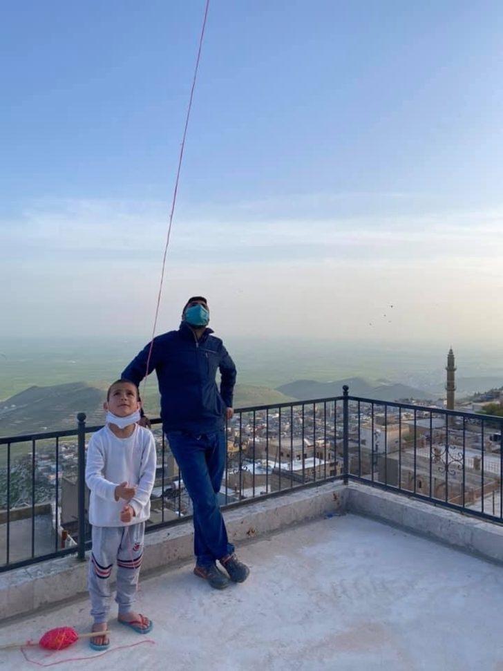 Uçurtma sevdalısından Mardinlilere gökyüzünden ’evde kal’ çağrısı G3