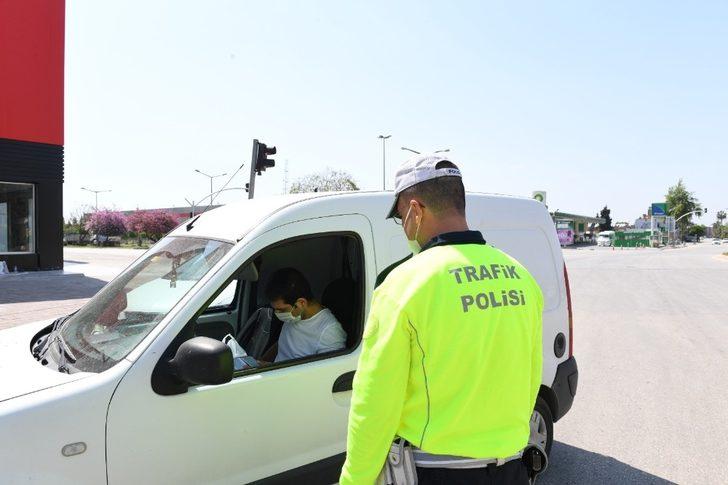 Adana’da sokağa çıkan 800 kişiye 833 bin lira para cezası kesildi G3