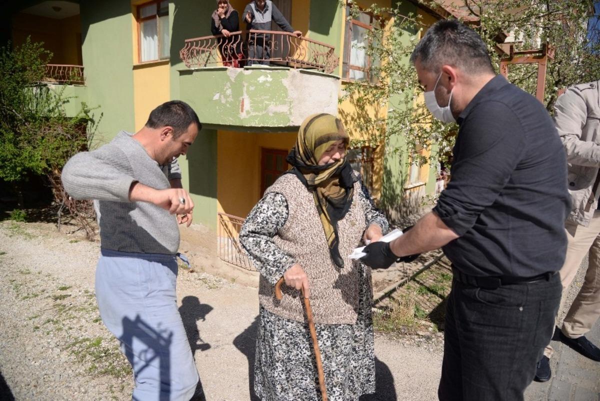 Başkan &Ccedil;etin: &lsquo;&lsquo;Halının altına s&uuml;p&uuml;rm&uuml;yoruz, dip bucak temizliyoruz&rsquo;&rsquo;