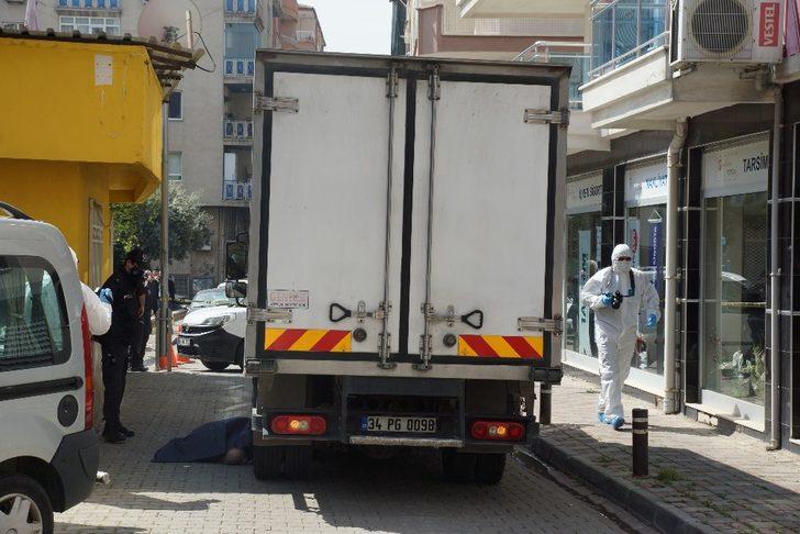 Kamyonetin altında kalan yaşlı adam hayatını kaybetti G3