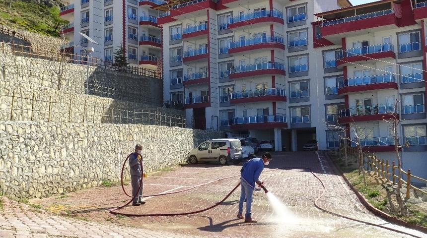 Ermenek&rsquo;te bir apartman karantinaya alındı