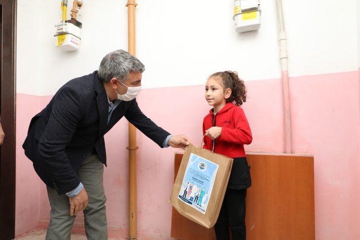 Başkan Şayir’den sağlık çalışanlarının çocuklarına erken 23 Nisan sürprizi G3