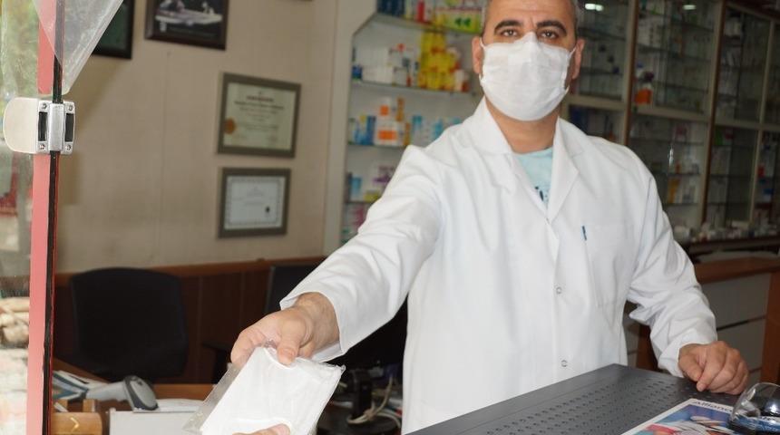 Aydın&rsquo;da eczanelerde maske dağıtımı başladı