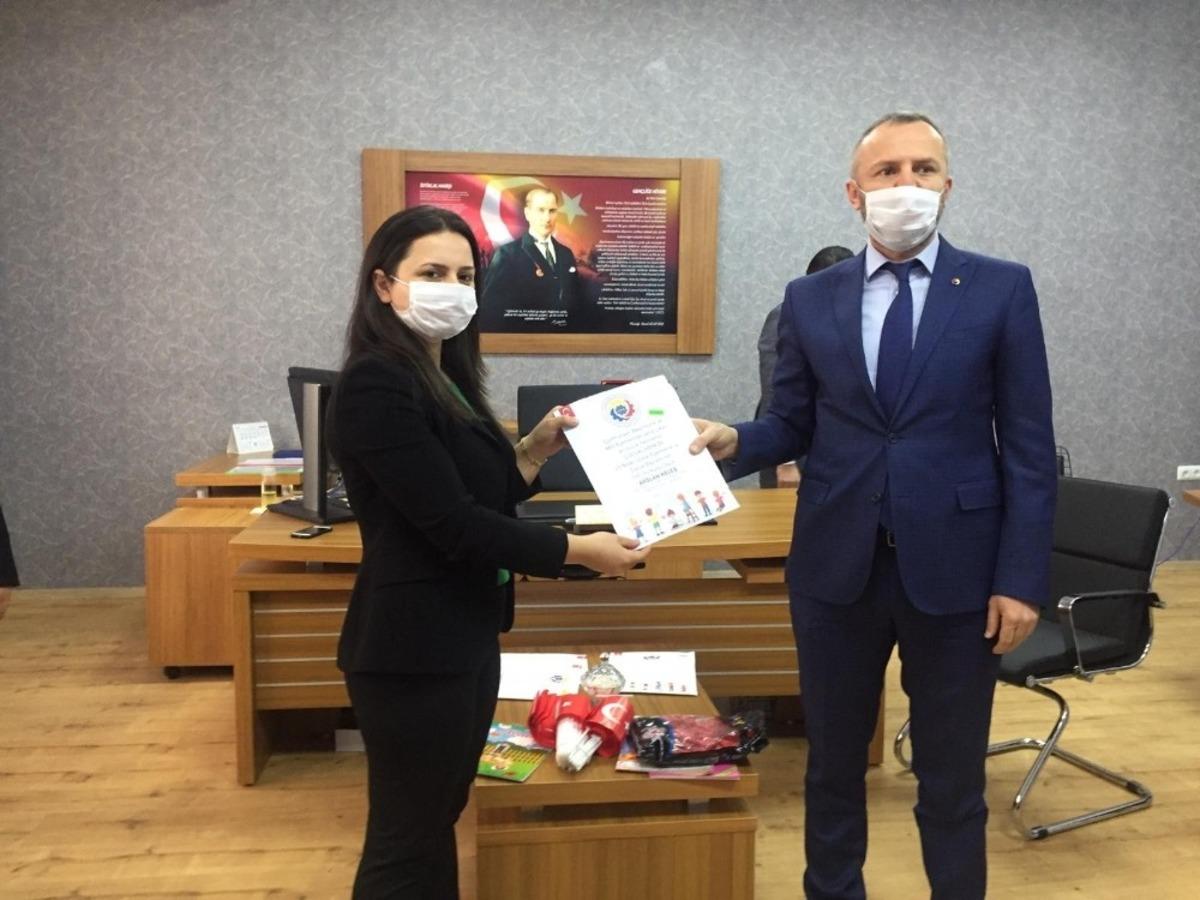 Kdz. Ereğli TSO &ouml;ğrencilere 6 bin adet kitap dağıttı