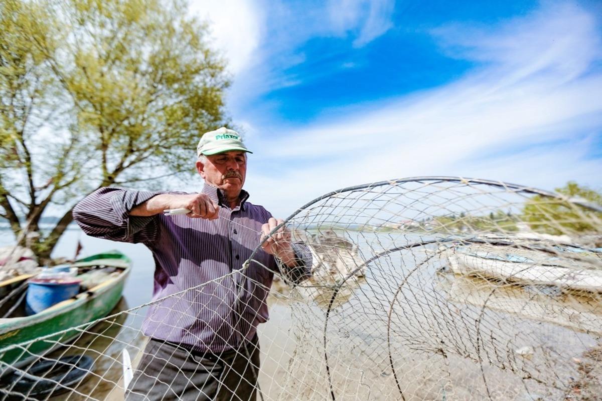 Nil&uuml;fer&rsquo;de herkes evinde, onlar &ccedil;alışıyor