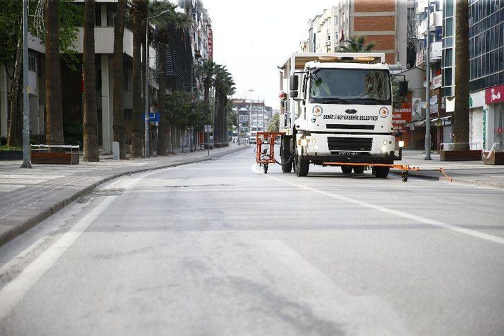 Sokağa çıkma kısıtlamasında yol çizgileri yenilendi G4