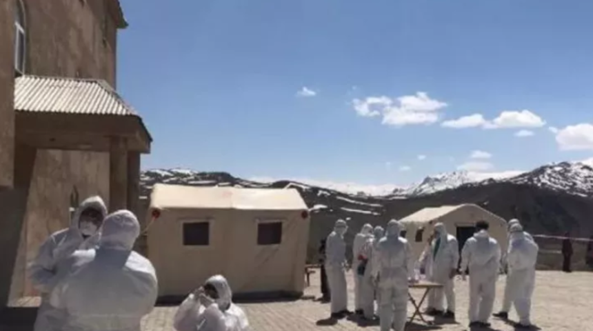 Van'da muhtarın koronavir&uuml;s hastalarını gizlediği mahallede vaka sayısı y&uuml;kseldi