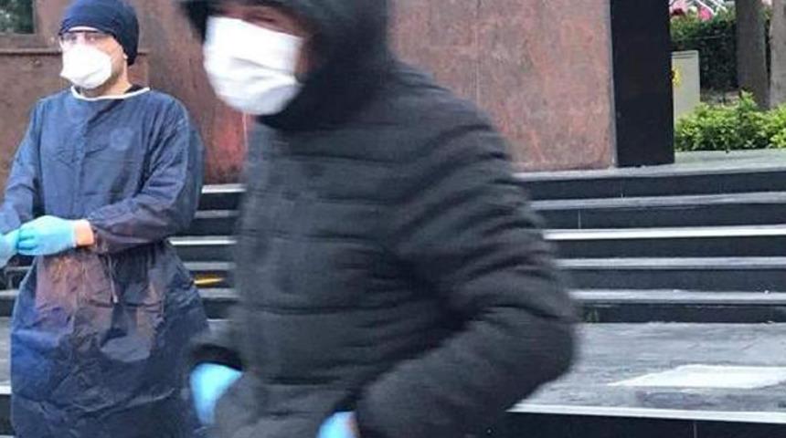 Koronavir&uuml;s testi pozitif &ccedil;ıktı, 2 kez hastaneden ka&ccedil;tı