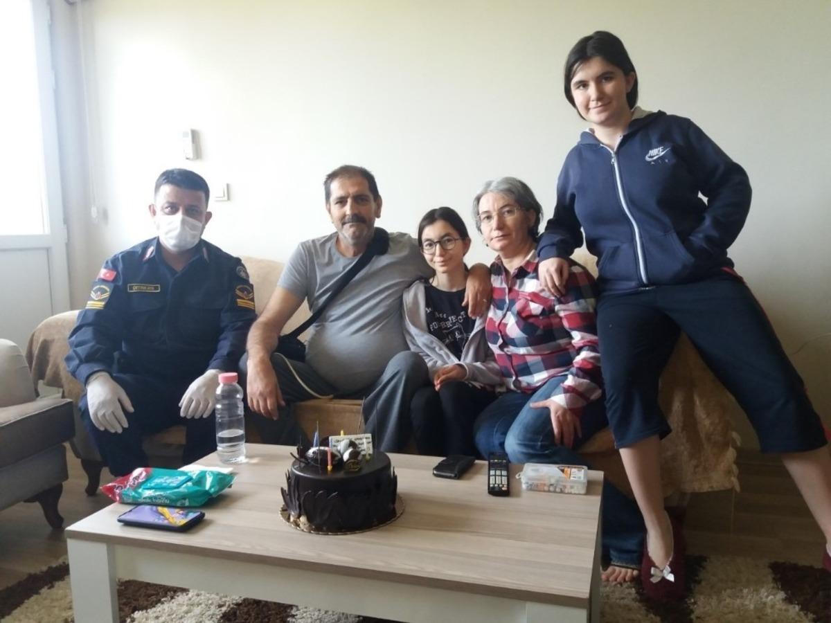 Dilay&rsquo;a jandarmadan yaş g&uuml;n&uuml; s&uuml;rprizi