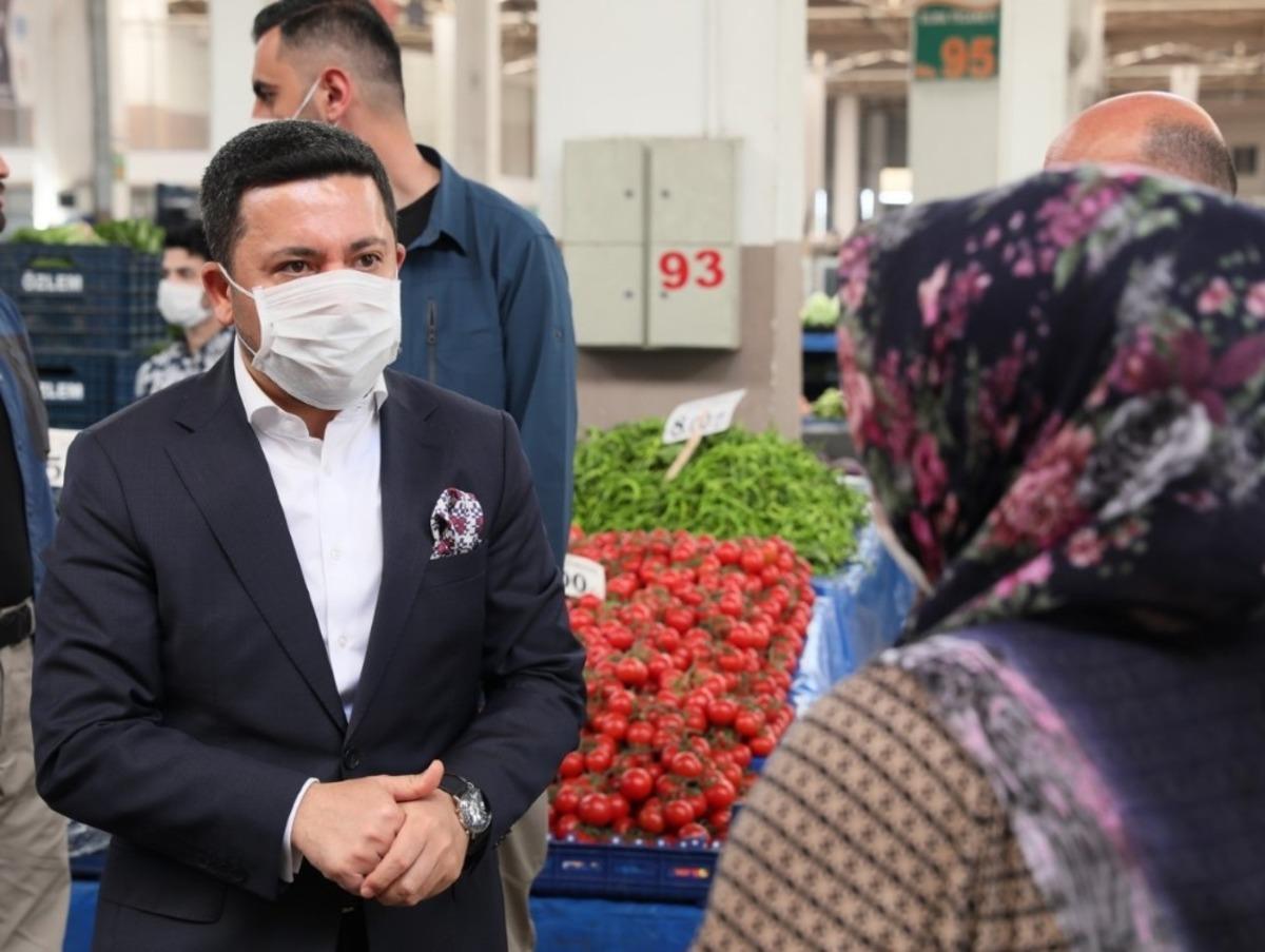 Belediye Başkanı Arı, kapalı pazaryerinde incelemelerde bulundu
