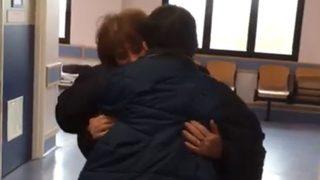 Virüs yüzünden 24 saat yaşar denilen down sendromlu adam, hastalığı yendikten sonra annesine kavuştu