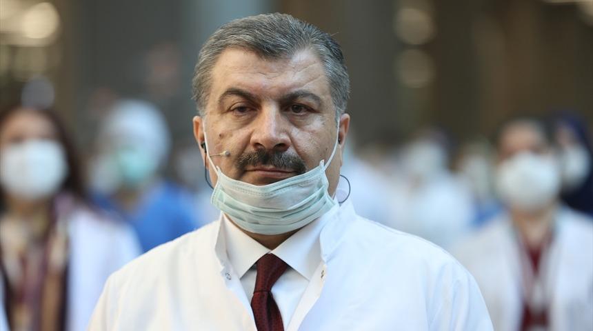 Bakan Koca, tedbir almadan dışarı çıkanları korkutacak sayıları açıkladı