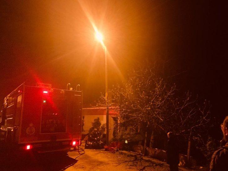 Şizofren şairin evi küle döndü G3