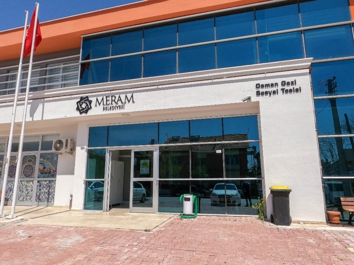 Meram Belediyesi, tekstil at&ouml;lyesinde maske &uuml;retimine başladı