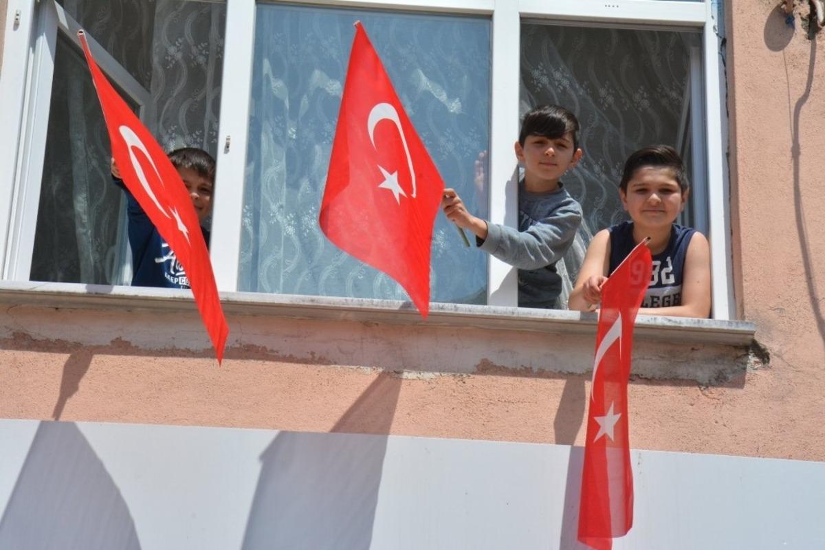 G&ouml;rele Belediyesi&rsquo;nden bayrak seferberliği