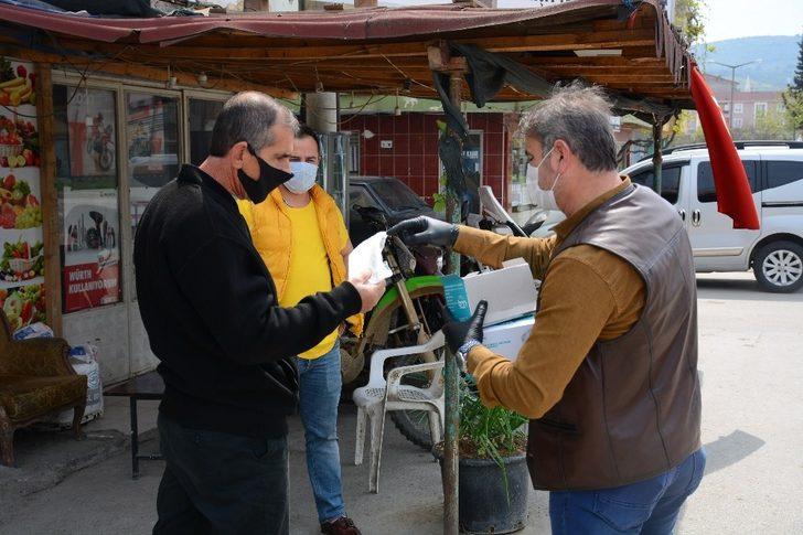 Gemlik’te maske dağıtımı sürüyor G2