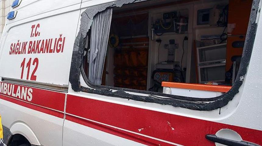 Koronavir&uuml;s ş&uuml;phelisini almaya giden ambulansa saldırmışlardı! İstenen ceza belli oldu