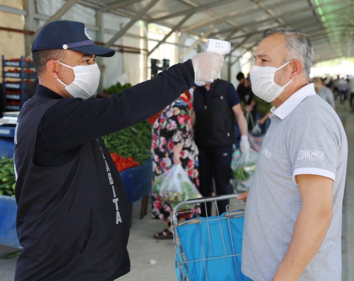 Toroslar Belediyesinden semt pazarlarında korona vir&uuml;s &ouml;nlemi