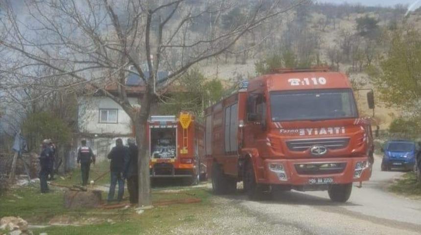 Nallıhan&rsquo;da &ccedil;ıkan yangında ev kullanılamaz hale geldi