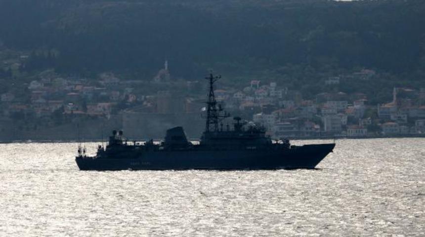 Rus keşif gemisi 'Ivan Khurs' &Ccedil;anakkale Boğazı'ndan ge&ccedil;ti