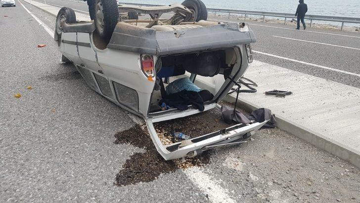 Lastiği patlayan araç takla attı: 1 yaralı G3