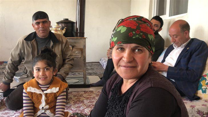 Kars'ın 'gülen adamı'nın ilginç hikayesi: Babam öldüğünde bile güldüm G5