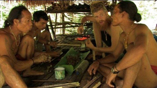 0_Engineer-24-quit-life-in-Norway-to-live-with-Indonesian-tribe-surviving-on-monkeys-and-bats-for-fo