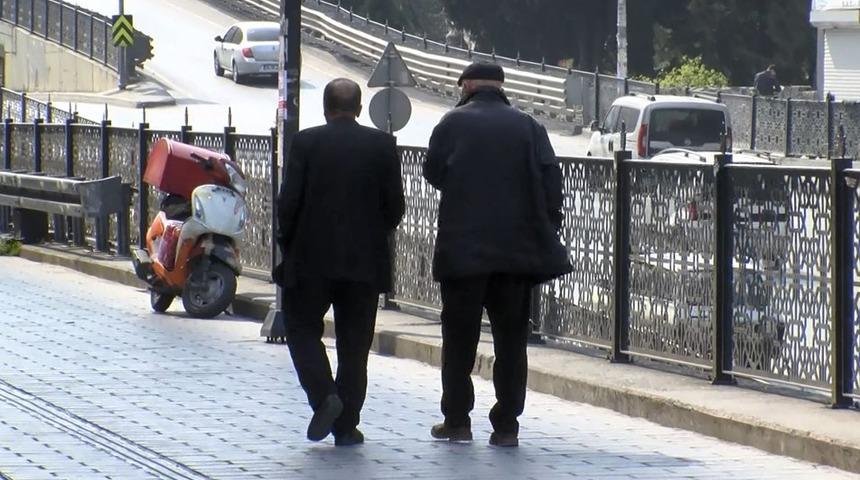 65 yaş üstü için 'hafta sonu sokağa çıksınlar' önerisi!