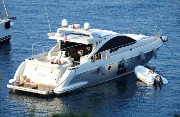 Hande Acar'a annesi tekne hediye etti G2