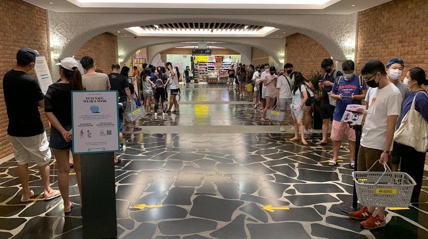 Koronavirüste model ülke Singapur nerede hata yaptı?