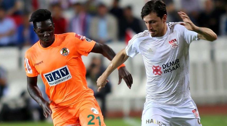 Beşiktaş N'Sakala'yı resmen açıkladı