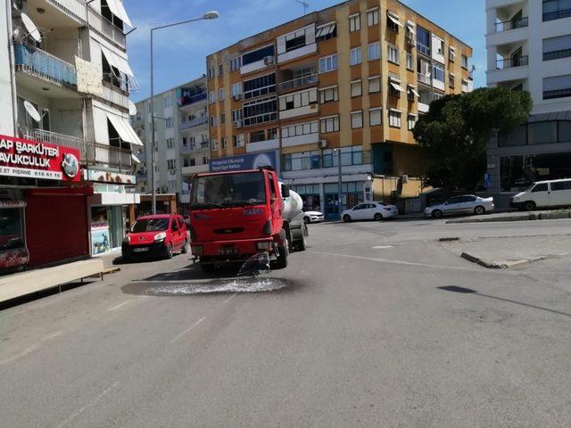 Aliağa’da hijyen ekipleri çalışmalarını sürdürüyor