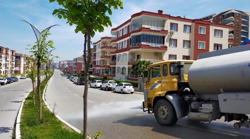Aliağa&rsquo;da hijyen ekipleri &ccedil;alışmalarını s&uuml;rd&uuml;r&uuml;yor