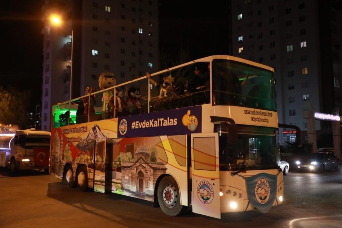 Belediyeden vatandaşlara hem temizlik hem konser