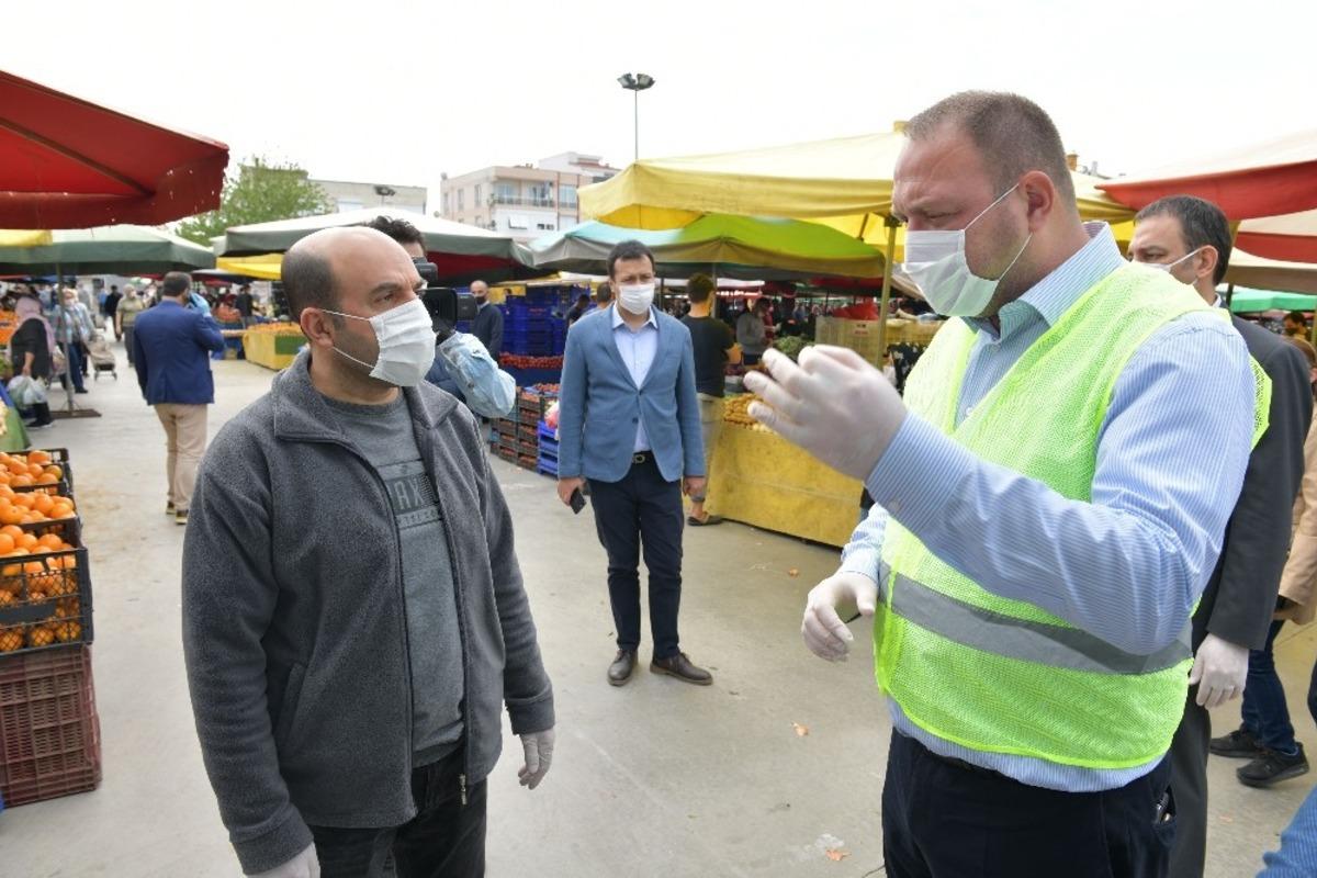 Başkan G&uuml;mr&uuml;k&ccedil;&uuml;&rsquo;den Yenimahalle pazar yerinde denetim