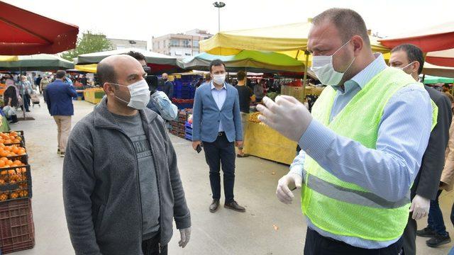 Başkan Gümrükçü’den Yenimahalle pazar yerinde denetim