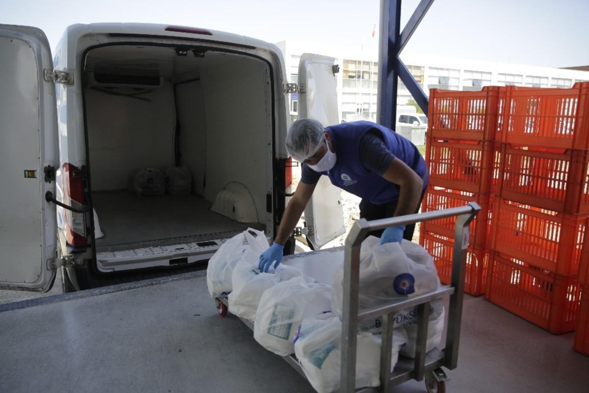 &Ccedil;&ouml;lyak hastalarına gıda yardımı s&uuml;r&uuml;yor