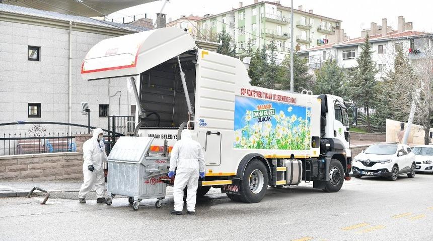 Mamak&rsquo;ta &ccedil;&ouml;p konteynırlarına dezenfektanlı &ouml;zel temizlik