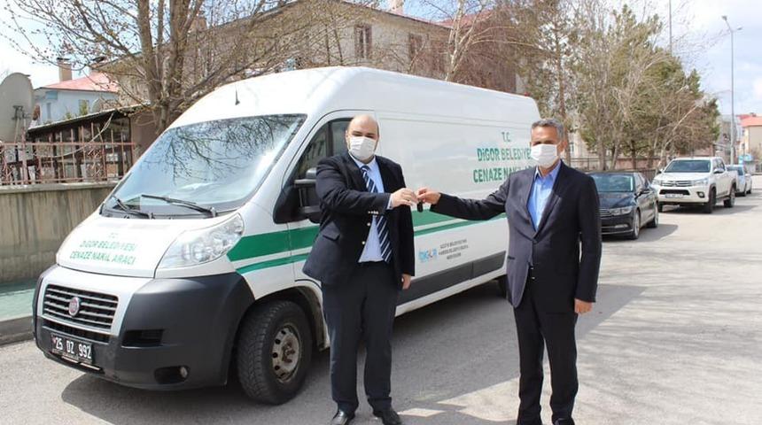 Kardeş belediyeye başkan Orhan jesti