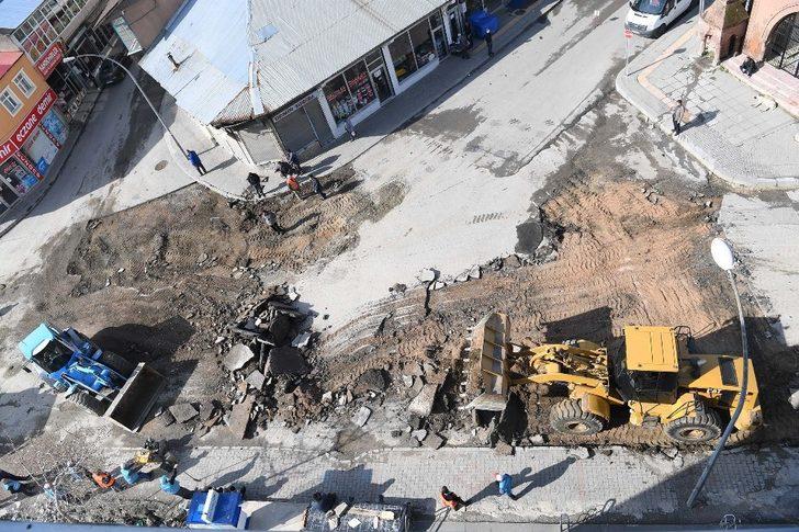 Muş Belediyesinin asfalt çalışmaları sürüyor G1