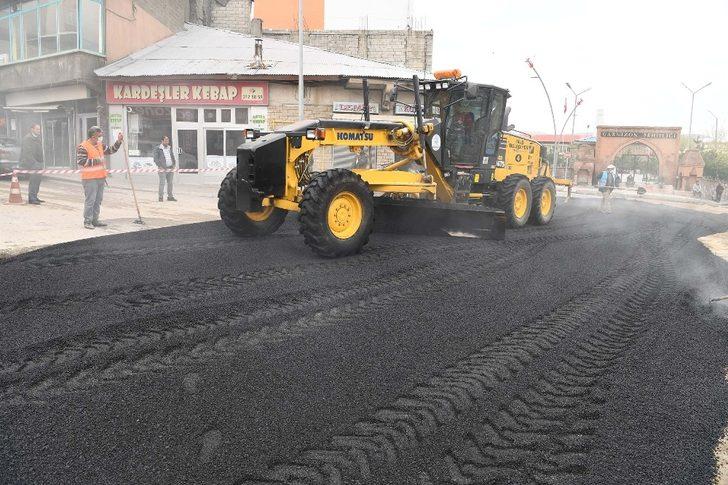 Muş Belediyesinin asfalt çalışmaları sürüyor G5