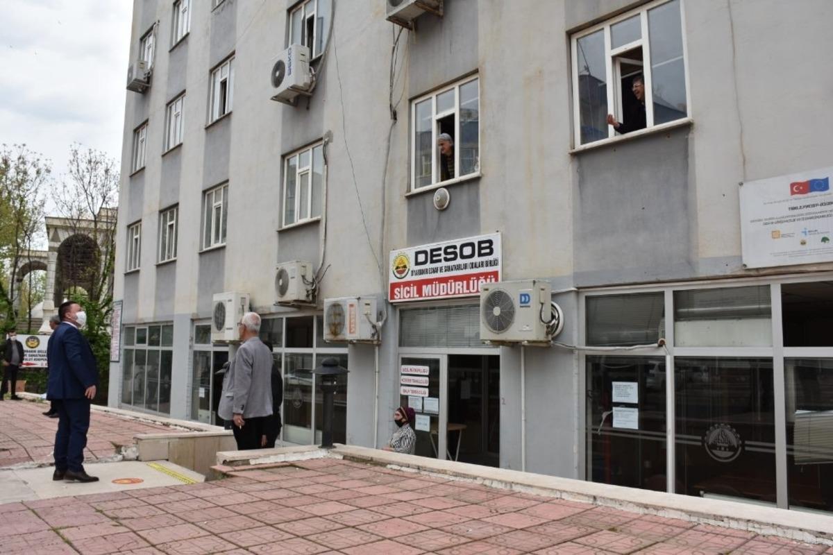 Başkan Beyoğlu asfalt &ccedil;alışmalarını denetledi