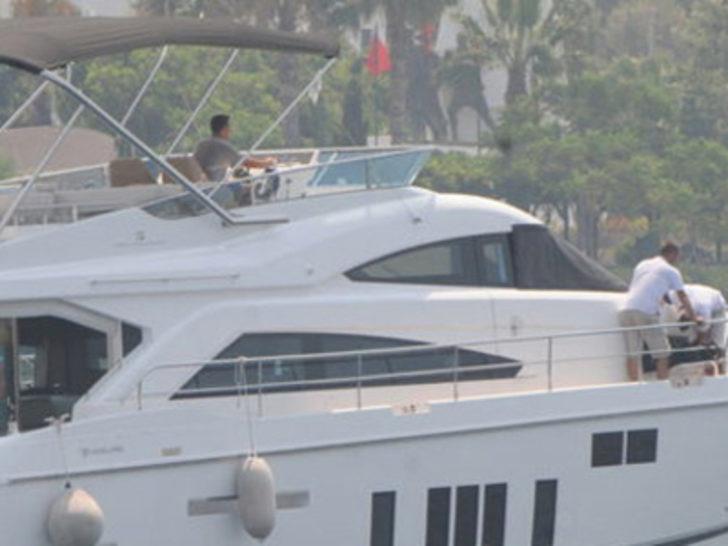 Mustafa Sandal dümende G3