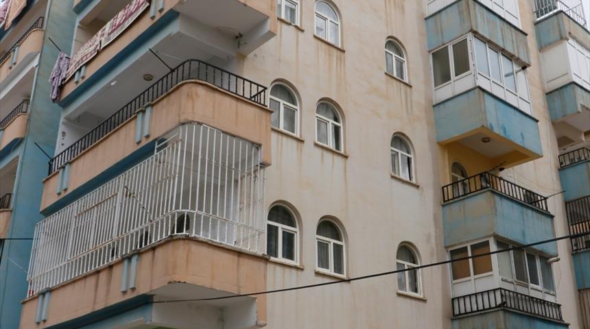 G&Uuml;NCELLEME - Şanlıurfa'da pencereden d&uuml;şen ikizler yaşamını yitirdi