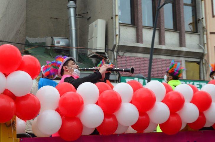 Müzik kamyonuyla eğlendiler G2