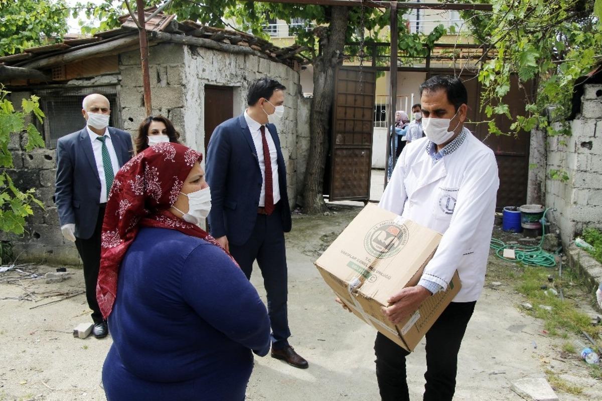 350 aileye kuru gıda yardımı