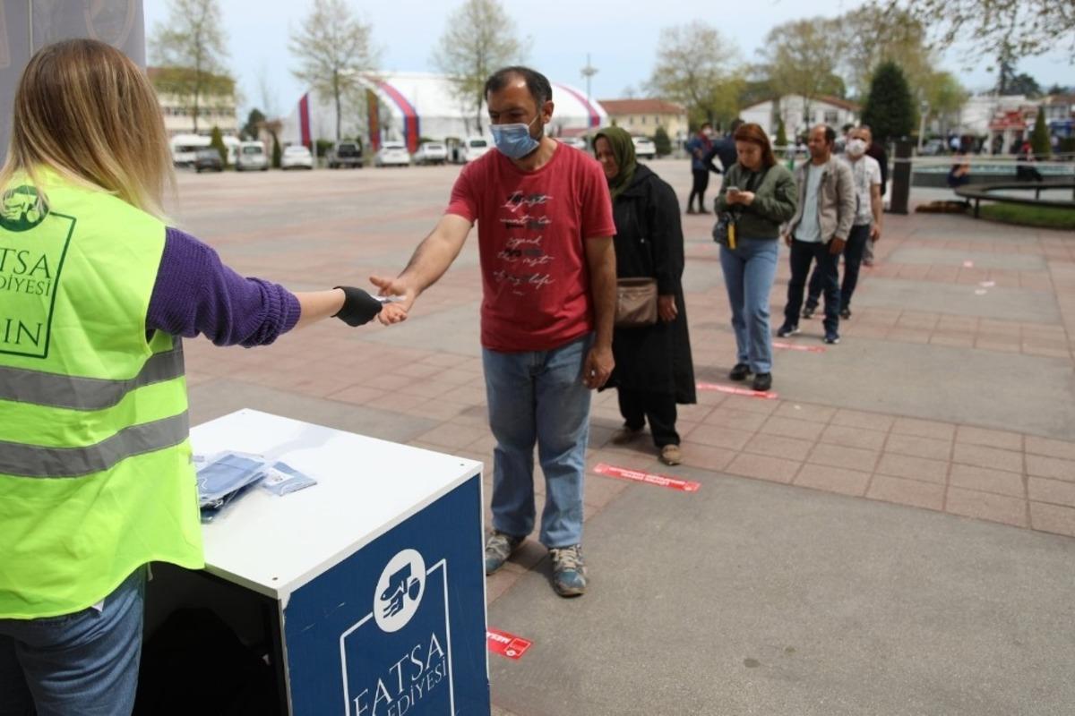 Fatsa&rsquo;da 35 bin maske dağıtıldı