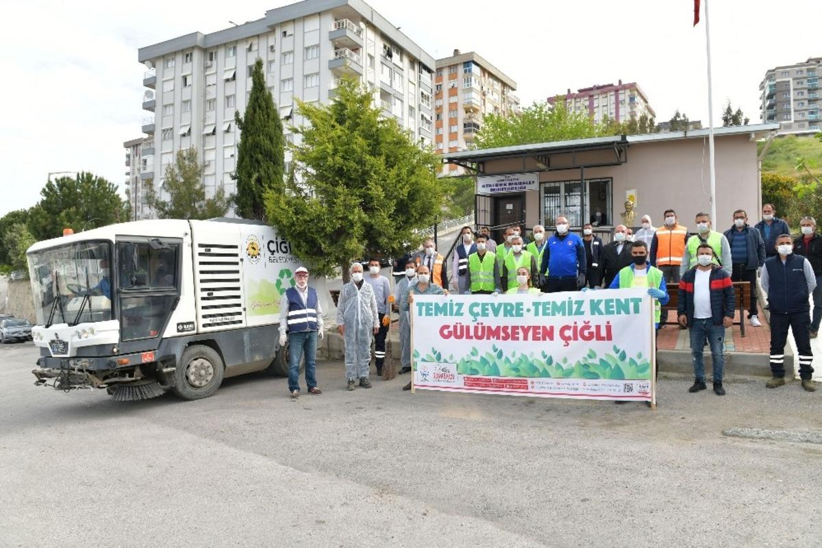 &Ccedil;iğli Atat&uuml;rk Mahallesinde k&ouml;şe bucak temizlik